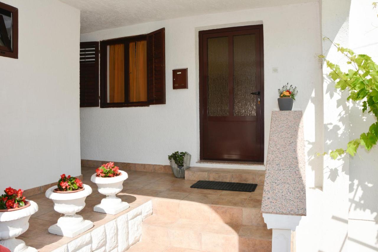 Apartment Ivana Senj  Bagian luar foto